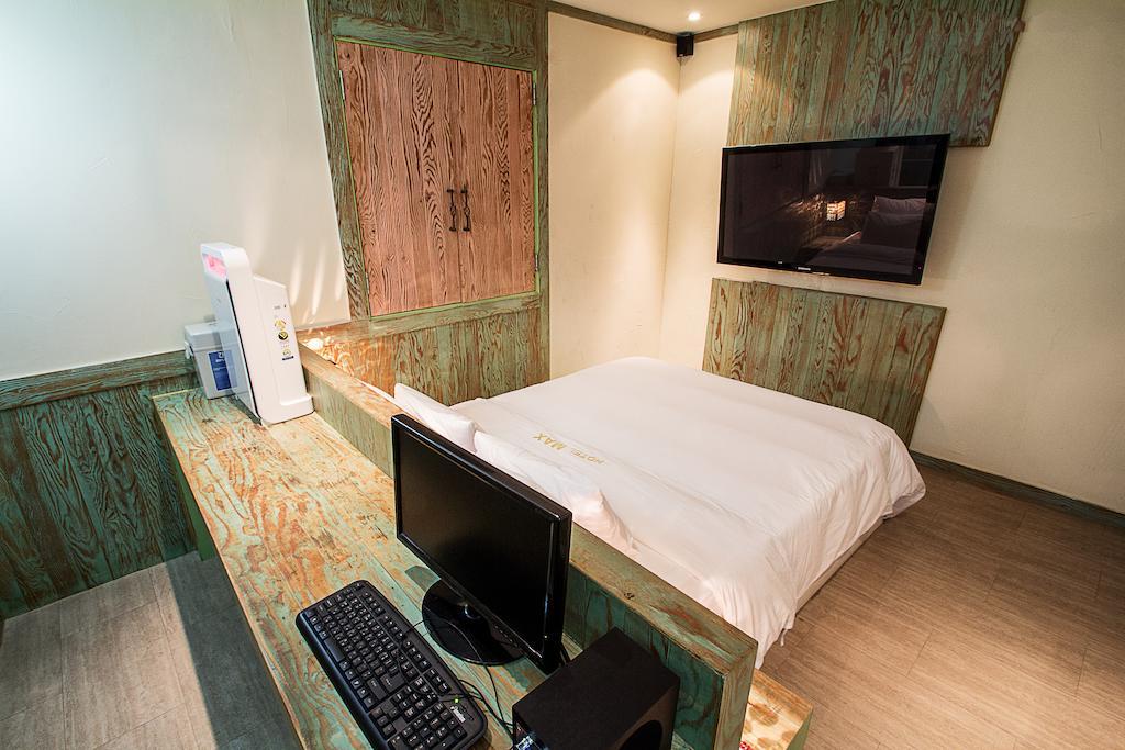 Max Hotel Теджон Номер фото