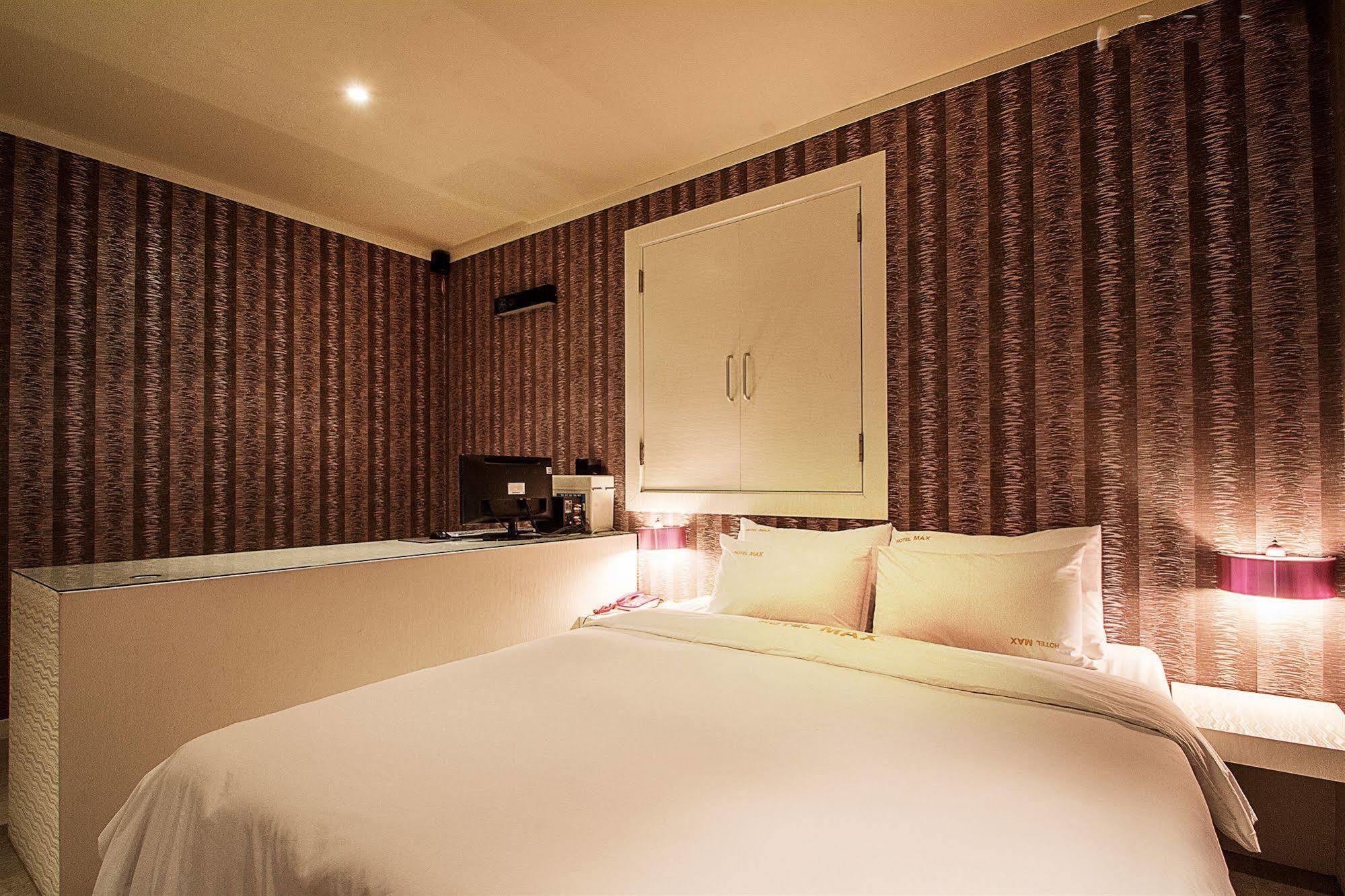 Max Hotel Теджон Екстер'єр фото
